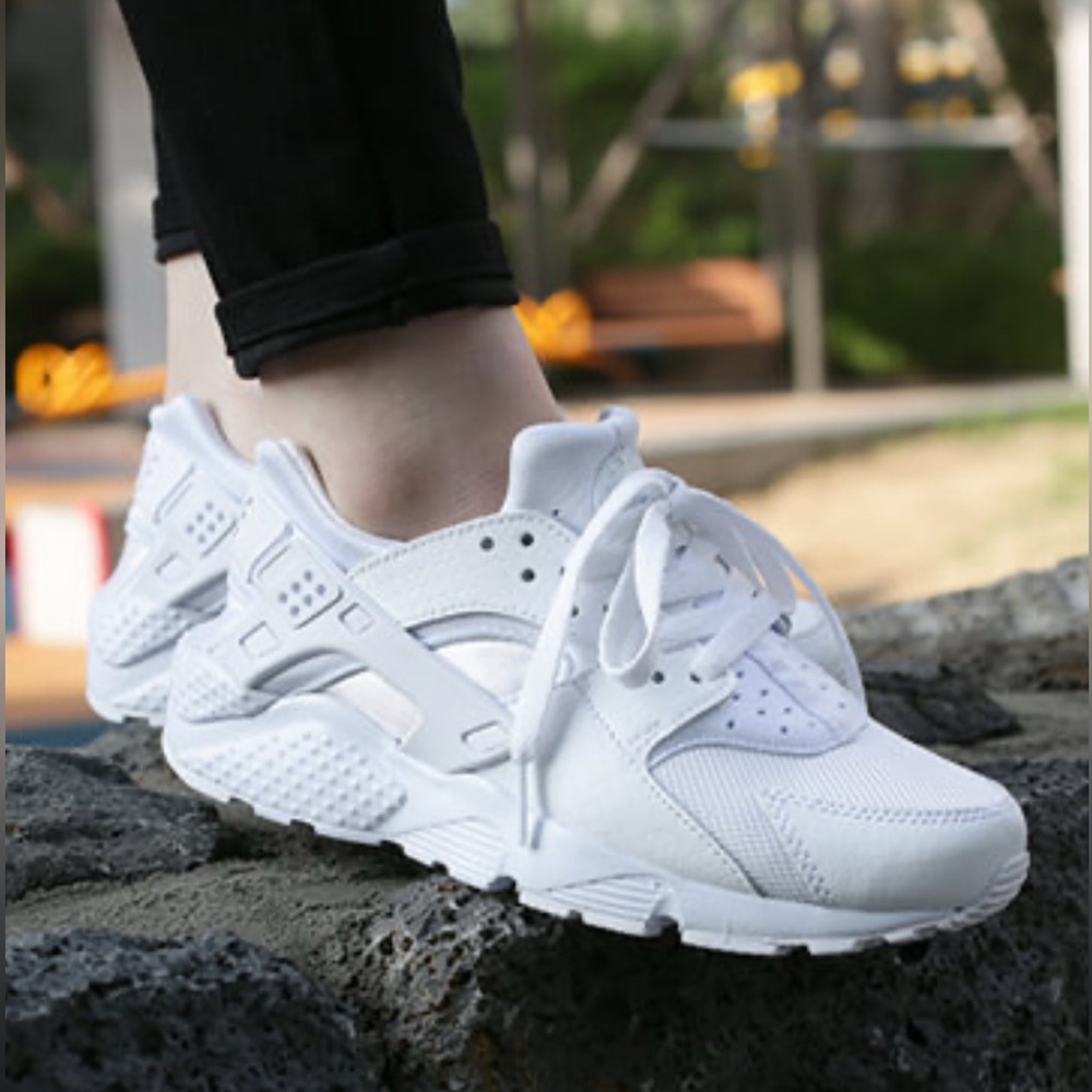 Nike Huarache Run Youth Shoe - White
